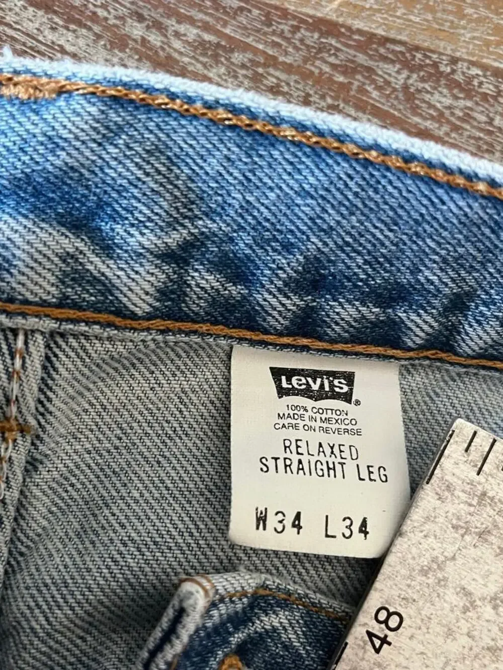 Vintage 2002 Levi’s 550 Relaxed Straight Leg Jean Distressed